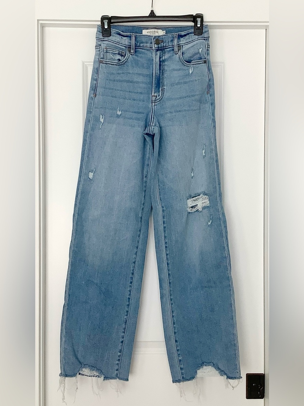 Women's Hidden Light Blue Straight Leg Distressed Jeans with Frayed Hem